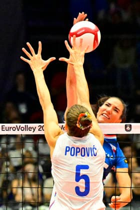 From left Mina Popovic of Serbia, Magdalena Jehlarova of Czech Republic in action during the Women s European Volleyball Championships Group B match Czech Republic vs Serbia, in Brno, Czech Republic, on August 23, 2026. (CTKxPhoto VaclavxSalek) CTKPhotoP2026082305712  CTKPhotoP2026082305712
