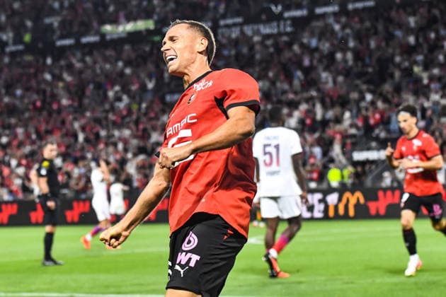 FOOTBALL : Stade Rennais vs Paris SG - Ligue 1 - JournÃ e 1 - 23 08 2026 Joie des joueurs du Stade Rennais aprÃ s le but de Esteban Lepaul (Stade Rennais) RennesFrance  Copyright: xBaptistexAutissierx
