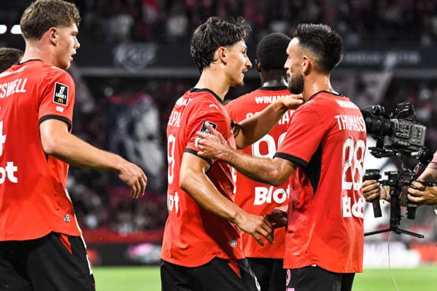 FOOTBALL : Stade Rennais vs Paris SG - Ligue 1 - JournÃ e 1 - 23 08 2026 Joie des joueurs du Stade Rennais aprÃ s le but de Esteban Lepaul (Stade Rennais) RennesFrance  Copyright: xBaptistexAutissierx