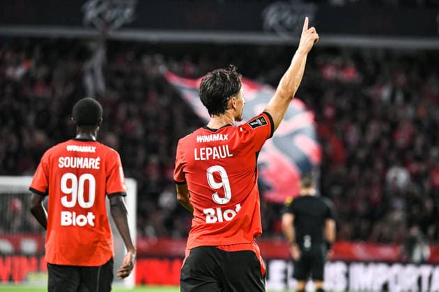 FOOTBALL : Stade Rennais vs Paris SG - Ligue 1 - JournÃ e 1 - 23 08 2026 Joie des joueurs du Stade Rennais aprÃ s le but de Esteban Lepaul (Stade Rennais) RennesFrance  Copyright: xBaptistexAutissierx