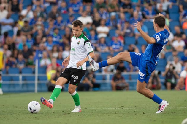 ESP: LaLiga EA Sports Getafe CF v Racing Santander Inigo Vicente of Racing de Santander during LaLiga EA Sports between Getafe CF v Racing Santander played at Coliseum Stadium in Getafe on August 23, 2026 in Spain Spain Futbol *** ESP LaLiga EA Sports Getafe CF vs. Racing Santander: Ínigo Vicente of Racing de Santander during the LaLiga EA Sports match between Getafe CF and Racing Santander, played at Coliseum Stadium in Getafe on August 23, 2026, in Spain. Spanish Soccer Copyright: xSergioxReyesx xAgenciaxLOFx