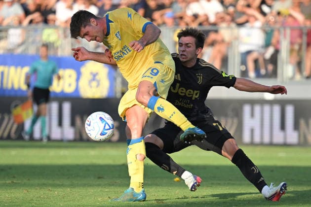 IPA87740467 - Gabriele Bracaglia of Frosinone and Francisco Conceicao of Juventus during the 2026–2027 Serie A match between Frosinone and Juventus at Benito Stirpe Stadium in Frosinone, Italy, on August 23, 2026. Mattia Vian  Copyright: xMattiaxVian IPAxSportx xx 87740467