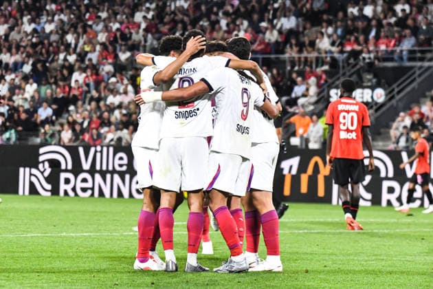 FOOTBALL : Stade Rennais vs Paris SG - Ligue 1 - JournÃ e 1 - 23 08 2026 Joie des joueurs du Paris SG aprÃ s le 2e but de Ferran Torres (Paris SG) RennesFrance  Copyright: xBaptistexAutissierx