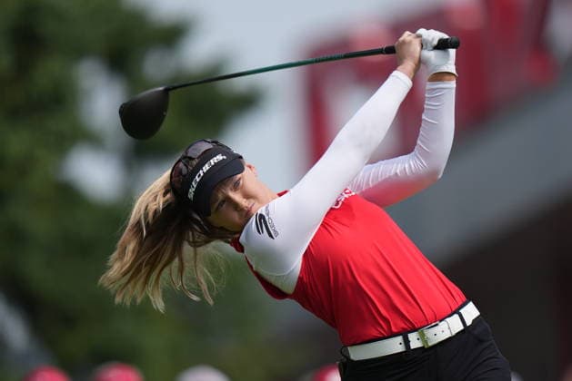 August 23, 2026, Edmonton, Ab, CANADA: Brooke Henderson, of Canada, hits her tee shot on the third hole during the final round at the LPGA, Golf Damen CPKC Canadian Women s Open golf tournament, in Edmonton, on Sunday, Aug. 23, 2026. Canada News - August 23, 2026  - ZUMAc35_ 20260823_zaf_c35_020 Copyright: xDarrylxDyckx