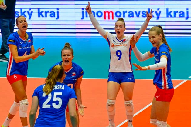 From left Helena Grozerova, Monika Brancuskova, Katerina Valkova, Daniela Jansova, Ela Koulisianova all of Czech Republic in action during the Women s European Volleyball Championships Group B match Czech Republic vs Serbia, in Brno, Czech Republic, on August 23, 2026. (CTKxPhoto VaclavxSalek) CTKPhotoP2026082306078  CTKPhotoP2026082306078