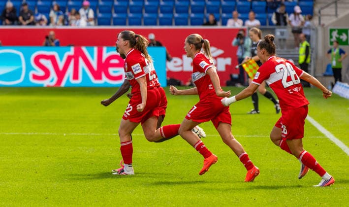 23.08.26 Frauen TSG 1899 Hoffenheim - VfB Stuttgart Deutschland, Stuttgart, 23.08.2026, Fussball, Frauen, Bundesliga, Saison 2026 2027, TSG 1899 Hoffenheim - VfB Stuttgart: Team Mannschaft Spielerinnen VfB Stuttgart Schlussjubel. *** August 23, 2026 Women s TSG 1899 Hoffenheim vs. VfB Stuttgart Germany, Stuttgart, August 23, 2026, Soccer, Women s, Bundesliga, 2026–2027 Season, TSG 1899 Hoffenheim vs. VfB Stuttgart, Team, Players, VfB Stuttgart, Victory Celebration