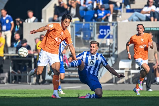 Fußball I Herren I Saison 2026-2027 I DFB-Pokal I FC Carl Zeiss Jena - SV Darmstadt 98 I 23.08.2026 Zweikampf Ho-jae Lee (9, SV Darmstadt 98), Maurice Hehne (6, FC Carl Zeiss Jena) Jena Ernst-Abbe-Sportfeld, ad hoc Arena Thüringen Deutschland *** Soccer I Men s I 2026–2027 Season I DFB Cup I FC Carl Zeiss Jena vs. SV Darmstadt 98 I August 23, 2026 Tackle by Ho Jae Lee 9, SV Darmstadt 98, Maurice Hehne 6, FC Carl Zeiss Jena, Ernst Abbe Sportfeld, ad hoc Arena, Thuringia, Germany Copyright: xLobeca InesxHähnelx