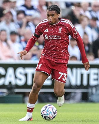 Premier League: Newcastle Untied v Liverpool Rio Ngumoha of Liverpool breaks with the ball during the Premier League match Newcastle Untied vs Liverpool at St. James s Park, Newcastle, United Kingdom on 23 August 2026 (Photo by Alfie Cosgrove News Images) Newcastle St. James s Park Tyne and Wear United Kingdom Copyright: xAlfiexCosgrove NewsxImagesx