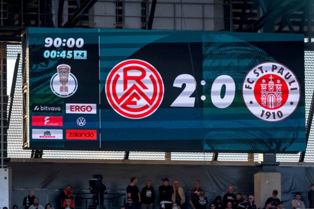 23.08.2026, Fußball, Rot-Weiss Essen - FC St. Pauli, 1. Runde DFB-Pokal 2026 27, Stadion an der Hafenstraße, Saison 2026 2027: Anzeigetafel mit Endstand 2:0 DFB regulations prohibit any use of photographs as image sequences and or quasi-video. Nordrhein-Westfalen Deutschland *** August 23, 2026, Soccer, Rot-Weiss Essen vs. FC St. Pauli, 1st Round of the 2026–27 DFB Cup, Stadion an der Hafenstraße, 2026–2027 season, scoreboard showing the final score of 2–0. DFB regulations prohibit any use of photographs as image sequences and or quasi-video. North Rhine-Westphalia, Germany