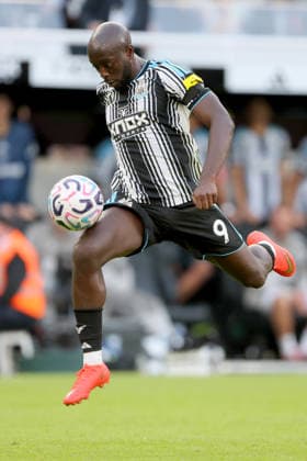 Newcastle United v Liverpool - Premier League 2026 27 Yoane Wissa of Newcastle United on the ball during the Premier League 2026 27 match between Newcastle United and Liverpool FC at St James Park on August 23, 2026 in Newcastle upon Tyne, England. WARNING! This Photograph May Only Be Used For Newspaper And Or Magazine Editorial Purposes. May Not Be Used For Publications Involving 1 player, 1 Club Or 1 Competition Without Written Authorisation From Football DataCo Ltd. For Any Queries, Please Contact Football DataCo Ltd on +44 (0) 207 864 9121 Newcastle upon Tyne St. James Park England United Kingdom Copyright: xAllstarxPicturexLibraryxLtdx