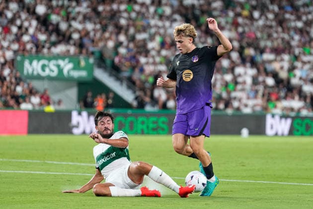 August 23, 2026, Elche, Elche, Spain: Fermin Lopez of FC Barcelona, Barca and Victor Chust of Elche CF compete for the ball during the Spanish League, LaLiga EA Sports, football match played between Elche CF and FC Barcelona at Estadio Manuel Martinez Valero on August 23, 2026, in Elche, Spain. Elche Spain - ZUMAa181 20260823_zaa_a181_237 Copyright: xDennisxAgyemanx