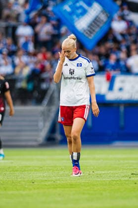 Google Pixel Frauen-Bundesliga: Hamburger SV vs. SC Freiburg, 23.08.2026 Paulina Bartz (Hamburger SV, 37); Fußball, Google Pixel Frauen-Bundesliga, 1. Spieltag: Hamburger SV vs. SC Freiburg am 23.08.2026 im Volksparkstadion, Hamburg DFB REGULATIONS PROHIBIT ANY USE OF PHOTOGRAPHS AS IMAGE SEQUENCES AND OR QUASI-VIDEO. *** Google Pixel Women s Bundesliga: Hamburger SV vs. SC Freiburg, August 23, 2026; Paulina Bartz (Hamburger SV), 37; Soccer; Google Pixel Women s Bundesliga; Matchday 1: Hamburger SV vs. SC Freiburg on August 23, 2026, at the Volksparkstadion, Hamburg. DFB regulations prohibit any use of photographs as image sequences and or quasi-video. Copyright: xBEAUTIFULxSPORTS Tonhäuserx