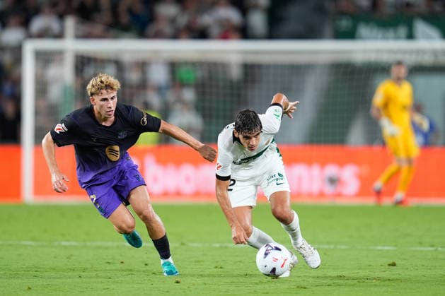 August 23, 2026, Elche, Elche, Spain: Fermin Lopez of FC Barcelona, Barca and Gonzalo Villar of Elche CF compete for the ball during the Spanish League, LaLiga EA Sports, football match played between Elche CF and FC Barcelona at Estadio Manuel Martinez Valero on August 23, 2026, in Elche, Spain. Elche CF V FC Barcelona - LaLiga EA Sports  - ZUMAa181 20260823_zaa_a181_229 Copyright: xDennisxAgyemanx