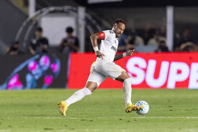 Santos v Mirassol - Brazilian Serie A SANTOS, BRAZIL - AUGUST 23: Neymar of Santos controls the ball during the Campeonato Brasileiro match between Santos and Mirassol at Vila Belmiro on August 23, 2026 in Santos, Brazil. Santos Stadium Urbano Caldeira Sao Paulo Brazil