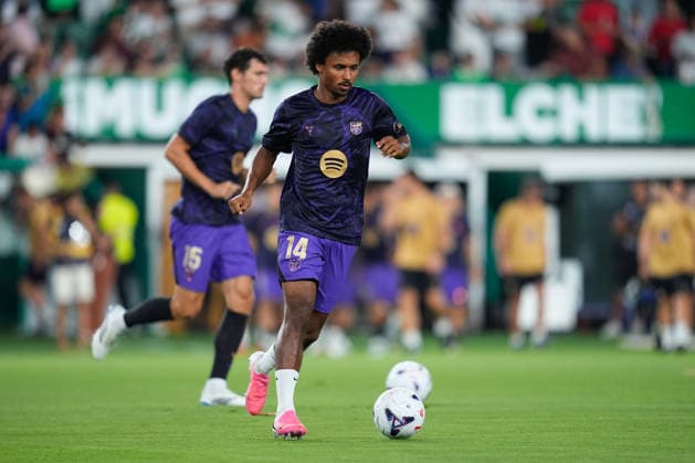 August 23, 2026, Elche, Elche, Spain: Karim Adeyemi of FC Barcelona, Barca warms up during the Spanish League, LaLiga EA Sports, football match played between Elche CF and FC Barcelona at Estadio Manuel Martinez Valero on August 23, 2026, in Elche, Spain. Elche Spain - ZUMAa181 20260823_zaa_a181_195 Copyright: xDennisxAgyemanx