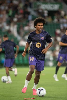 August 23, 2026, Elche, Alicante, Spain: 14 ADEYEMI warm up during the match between Elche CF and FC Barcelona, Barca from LaLiga EASports, matchweek 2, disputed at the MartoÂ­nez Valero stadium, Alicant Elche Spain - ZUMAc290 20260823_zsp_c290_007 Copyright: xJordixCantox