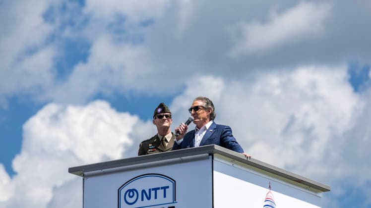 August 23, 2026, Washington, Dc, United States of America: Secretary of the Interior, DOUG BURGUM, gives the command to start your engines for the Freedom 250 Grand Prix in WASHINGTON, DC. Washington United States of America - ZUMAg348 20260823_zsa_g348_006 Copyright: xWalterxArcex xGmgx