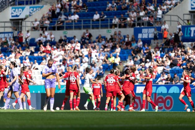 August 23, 2026, Sinsheim, Baden-WoÂ¼Rttemberg, Germany: VfB Stuttgart players celebrate after a 2-1 victory over TSG Hoffenheim in the clubÃ¢â‚¬â ¢s Frauen-Bundesliga debut at SNP Arena in Sinsheim, Germany, on Sunday, Aug. 23, 2026. Frauen-Bundesliga 2026: VfB Stuttgart 2:1 TSG Hoffenheim  - ZUMAm349 20260823_zsp_m349_003 Copyright: xBrandonxMarchekx