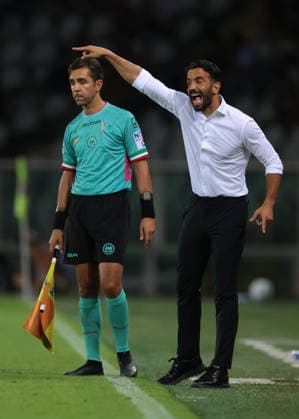 Torino v AC Milan - Serie A - Stadio Grande Torino Turin, Italy, 23rd August 2026. Ruben Amorim Head coach of AC Milan reacts as Assistnat Referee Filippo Bercigli looks on during the Torino vs AC Milan Serie A match at Stadio Grande Torino, Turin. Picture credit should read: Jonathan Moscrop Turin Stadio Olimpico Grande Torino Italy