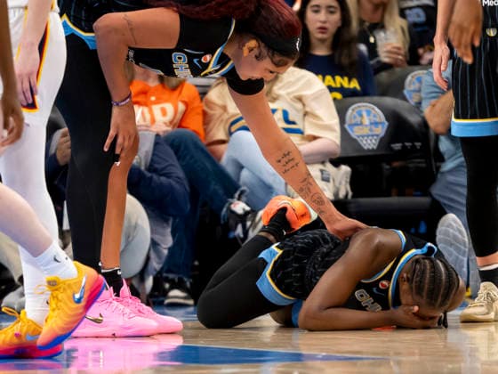 CHICAGO, IL - AUGUST 23: Aicha Coulibaly 35 of the Chicago Sky suffers an injury during the regular season WNBA, Basketball Damen, USA game between the Indiana Fever and the Chicago Sky on August 23, 2026 at the Wintrust Arena in Chicago, Illinois. (Photo by Joseph Weiser Icon Sportswire) WNBA: AUG 23 Indiana Fever at Chicago Sky EDITORIAL USE ONLY Icon260823048
