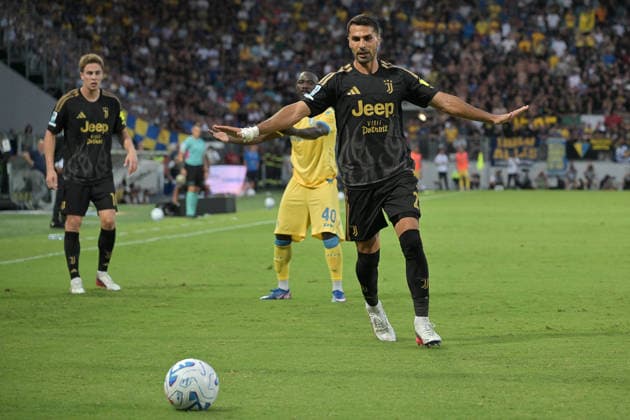 SOCCER - Serie A - Frosinone Calcio vs. Juventus FC Photo by IPA ABACAPRESS.COM87747648 - Zeki Celik of Juventus in action during the Serie A Enilive soccer match between Frosinone and Juventus FC at the Benito Stirpe Stadium on August 23, 2026, in Frosinone, Lazio. During the Frosinone Calcio vs. Juventus FC Italian Serie A soccer match in Frosinone, Italy, on August 23, 2026 Frosinone Italy  Copyright: xIPAxSport ABACAx
