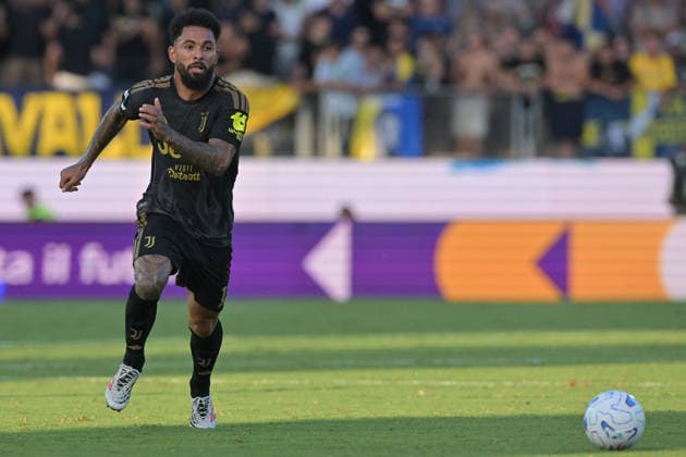 SOCCER - Serie A - Frosinone Calcio vs. Juventus FC Photo by IPA ABACAPRESS.COM87747690 - Douglas Luiz of Juventus in action during the Serie A Enilive soccer match between Frosinone and Juventus FC at Benito Stirpe Stadium on August 23, 2026, in Frosinone, Lazio. During the Frosinone Calcio vs. Juventus FC Italian Serie A soccer match in Frosinone, Italy, on August 23, 2026 Frosinone Italy  Copyright: xIPAxSport ABACAx