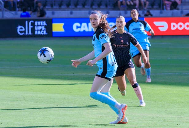 August 23, 2026, Los Angeles, California, USA: Rose Lavelle 16 of the NJ NY Gotham FC during their regular season NWSL game against the Angel City FC on Sunday August 23, 2026 at the BMO Stadium in Los Angeles, California. ACFC tie with NJ NY Gotham FC, 0-0. ARIANA RUIZ PI ACFC Tie With NJ NY Gotham FC, 0-0  - ZUMAp124 20260823_zaa_p124_013 Copyright: xArianaxRuizx