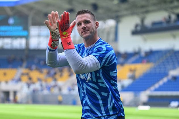 Fußball I Herren I Saison 2026-2027 I DFB-Pokal I FC Carl Zeiss Jena - SV Darmstadt 98 I 23.08.2026 Marcel Schuhen (1, SV Darmstadt 98) kommt zum Warmup auf das Spielfeld Freisteller, Nahaufnahme, Porträt, Portrait, Einzelfoto, Einzelbild, Körper Jena Ernst-Abbe-Sportfeld, ad hoc Arena Thüringen Deutschland *** Soccer I Men s Team I 2026–2027 Season I DFB Cup I FC Carl Zeiss Jena vs. SV Darmstadt 98 I August 23, 2026 Marcel Schuhen 1, SV Darmstadt 98 takes the field for a warm-up; cutout, close-up, portrait, single photo, single image, body; Jena Ernst Abbe Sportfeld, ad hoc Arena, Thuringia, Germany Copyright: xLobeca InesxHähnelx