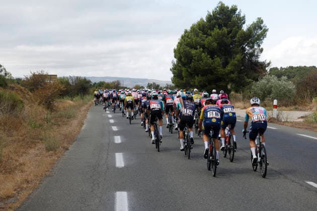 The pack competes in the third stage of La Vuelta a Espana cycling tour, over 166,7 km from Gruissan to Font- Romeu (both in France). La Vuelta a Espana cycling tour - Stage 3 !ACHTUNG: NUR REDAKTIONELLE NUTZUNG!  Copyright: xJavierxLizónx GRAF3957 20260824-55021214292_1