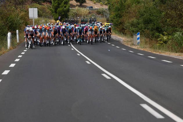 The pack competes in the third stage of La Vuelta a Espana cycling tour, over 166,7 km from Gruissan to Font- Romeu (both in France). La Vuelta a Espana cycling tour - Stage 3 !ACHTUNG: NUR REDAKTIONELLE NUTZUNG!  Copyright: xJavierxLizónx GRAF3990 20260824-55021214624_1
