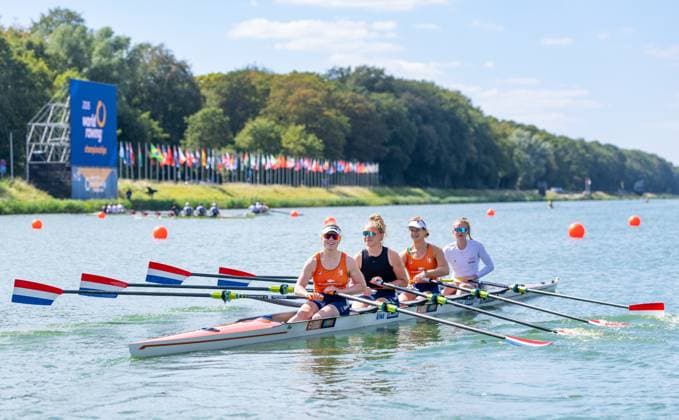 AMSTERDAM - Tessa Dullemans, Marieke Keijser, Margot Leeuwenburgh and Lisa Bruijnincx of the Women s Double Sculls during the World Rowing Championships at the Bosbaan in the Amsterdam Forest. IRIS VAN DEN BROEK ANP xVIxANPxSportx xxANPxIVx 566192396 originalFilename: 566192396.jpg