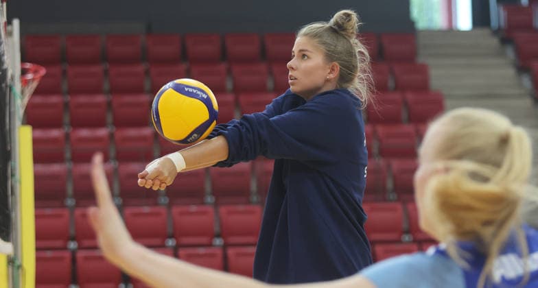 Stuttgart , DEKRA 1. Bundesliga Frauen Volleyball Trainingsauftakt Allianz MTV Stuttgart , Pia Kästner *** Stuttgart, DEKRA 1 Bundesliga Women s Volleyball: Start of Training for Allianz MTV Stuttgart, Pia Kästner