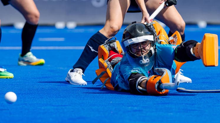 2026 Women s FIH Hockey World Cup, Belfius Hockey Arena, Wavre, Belgium 24 8 2026 Ireland vs United States Kelsey Bing of United States makes a save Kelsey Bing makes a save 24 8 2026  Copyright: xx RJ2_3158 20260824_1