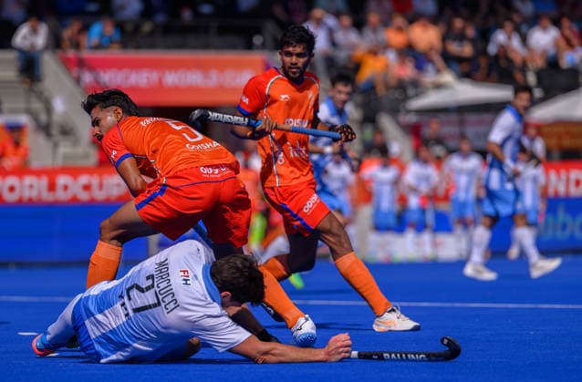 Hockey World Cup Day Ten Tadeo Marcucci of Argentina tangles with Abhishek of India during the match between Argentina and India in Pool E of the 2026 FIH Hockey World Cup at Wagener Stadium, Amstelveen 24 08 2026 UK Newspapers OUT Copyright: xGraemexWilcocksonx FIL-23822-0035