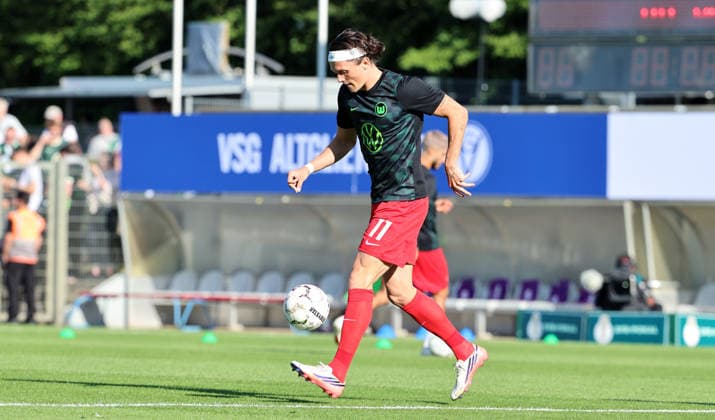 Fabian Reese am Ball Einzelbild Freisteller Aktion Fußball Fussball DFB Pokal 1. Runde Saison 2026 2027 24.08.2026 VSG Altglienicke vs. VfL Wolfsburg WOB DFL regulations prohibit any use of photographs as image sequences and or quasi-video *** Fabian Reese with the ball – single frame, cropped, action, sports, soccer, DFB Cup, 1st Round, 2026–2027 season, August 24, 2026, VSG Altglienicke vs. VfL Wolfsburg (WOB). DFL regulations prohibit any use of photographs as image sequences and or quasi-video.