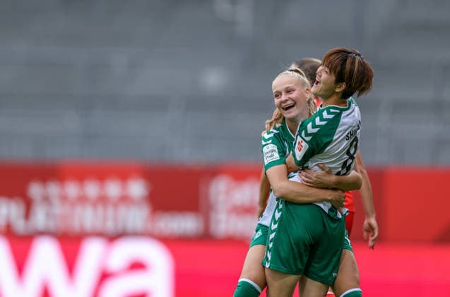 GER, Mainz, FSV Mainz 05 vs Werder Bremen, Google Pixel Frauen Bundesliga, Fussball, DFB, Spielzeit 2026 2027, Bruchwegstadion, 1. Spieltag im Bild v.l.: Mei Shimada (SV Werder Bremen Frauen 8) erzielt den Treffer zum 0:1 für Bremen, Tor, Jubel und Freude, Emotionen mit Isabella Jaron (SV Werder Bremen Frauen 11) DFB DFL REGULATIONS PROHIBIT ANY USE OF PHOTOGRAPHS AS IMAGE SEQUENCES AND OR QUASI-VIDEO, 24.08.2026 *** GER, Mainz, FSV Mainz 05 vs. Werder Bremen, Google Pixel Women s Bundesliga, Soccer, DFB, 2026–2027 Season, Bruchwegstadion, Matchday 1 in pictures: from left, Mei Shimada of SV Werder Bremen Women scores the 0–1 goal for Bremen, Goal, Celebration and joy, emotions with Isabella Jaron, SV Werder Bremen Women 11. DFB and DFL regulations prohibit any use of photographs as image sequences and or quasi-video. August 24, 2026 Copyright: HMBxMedia HendrikxHamelau