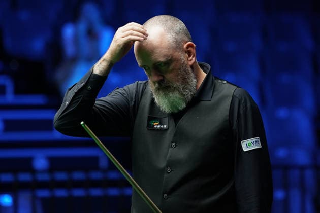 WUHAN, CHINA - AUGUST 24: Mark Williams of Wales plays a shot during his round of 32 match against David Gilbert of England at the 2026 Wuhan Open on August 24, 2026 in Wuhan, Hubei Province of China. The tournament features top snooker players competing for the championship title.  Copyright: xTaixChengzhex 111661918391
