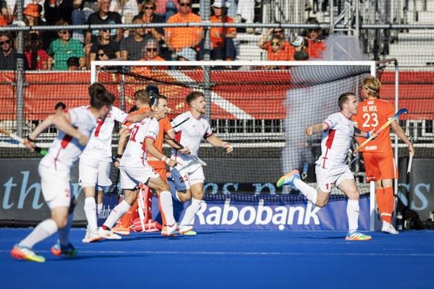 AMSTELVEEN - England players celebrate Stuart Rushmere s 0-1 goal during the Hockey World Cup match between the Netherlands and England at the Wagener Stadium. KOEN VAN WEEL ANP xVIxANPxSportx xxANPxIVx 566201718 originalFilename: 566201718.jpg