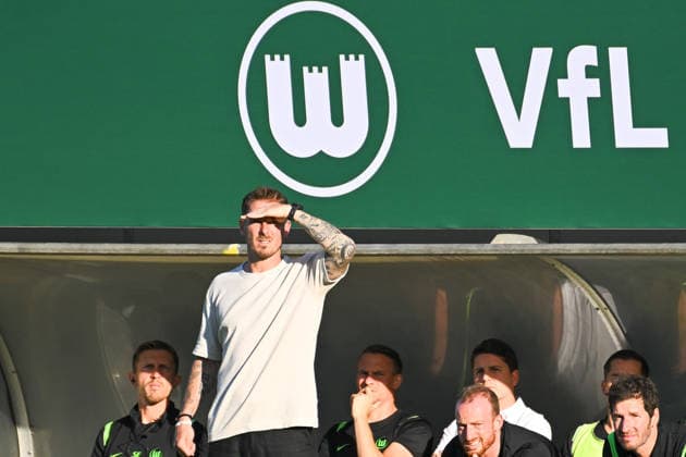 24.08.2026, xlakx, Fussball DFB Pokal 1.Runde, VSG Altglienicke - VfL Wolfsburg v.l. Tobias Strobl (VfL Wolfsburg, Trainer) (DFL DFB REGULATIONS PROHIBIT ANY USE OF PHOTOGRAPHS as IMAGE SEQUENCES and or QUASI-VIDEO) Berlin *** August 24, 2026, xlakx, Soccer DFB Cup 1st Round, VSG Altglienicke vs. VfL Wolfsburg, l Tobias Strobl, VfL Wolfsburg, Coach. DFL and DFB regulations prohibit any use of photographs as image sequences and or quasi-video. Berlin