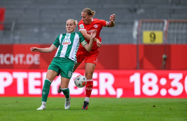 GER, Mainz, FSV Mainz 05 vs Werder Bremen, Google Pixel Frauen Bundesliga, Fussball, DFB, Spielzeit 2026 2027, Bruchwegstadion, 1. Spieltag im Bild v.l.: Lina Hausicke (SV Werder Bremen Frauen 18), Johanna Berg (Mainz 05 Frauen 9), Zweikampf DFB DFL REGULATIONS PROHIBIT ANY USE OF PHOTOGRAPHS AS IMAGE SEQUENCES AND OR QUASI-VIDEO, 24.08.2026 *** GER, Mainz, FSV Mainz 05 vs. Werder Bremen, Google Pixel Women s Bundesliga, Soccer, DFB, 2026–2027 Season, Bruchwegstadion, Matchday 1 in pictures (from left): Lina Hausicke, SV Werder Bremen Women s U-18, Johanna Berg, Mainz 05 Women’s Team, No. 9; tackle. DFB and DFL regulations prohibit any use of photographs as image sequences and or quasi-video. August 24, 2026 Copyright: HMBxMedia HendrikxHamelau