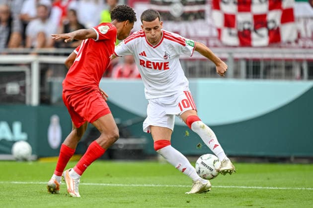Liam Omore (FC Wuerzburger Kickers) und Said El Mala (1.FC Koeln) im Zweikampf waehrend des DFB-Pokal 1 Runde Spiels zwichen Wuerzburger Kickers v 1.FC Koeln, AKON ARENA am 24. August 2026 in Wuerzburg, Deutschland. (Foto von Harry Langer DeFodi Images) +++ Liam Omore (FC Wuerzburger Kickers) und Said El Mala (1.FC Koeln) battle for the ball during the DFB-Pokal 1 Runde match between Wuerzburger Kickers v 1.FC Koeln at AKON ARENA on August 24, 2026 in Wuerzburg, Germany. (Photo by Harry Langer DeFodi Images) (Photo by Harry Langer DeFodi Images) DFB DFL REGULATIONS PROHIBIT ANY USE OF PHOTOGRAPHS AS IMAGE SEQUENCES AND OR QUASI-VIDEO. - *** Liam Omore of FC Würzburger Kickers and Said El Mala of 1. FC Köln battle for the ball during the DFB Cup first-round match between Würzburger Kickers and 1. FC Köln at AKON ARENA on August 24, 2026, in Würzburg, Germany. Photo by Harry Langer, DeFodi Images. Liam Omore of FC Würzburger Kickers and Said El Mala of 1. FC Köln battle for the ball during the DFB Cup first-round match between Würzburger Kickers and 1. FC Köln at AKON ARENA on August 24, 2026 in Würzburg, Germany Photo by Harry Langer, DeFodi Images Photo by Harry Langer, DeFodi Images DFB and DFL regulations prohibit any use of photographs as image sequences and or quasi-video