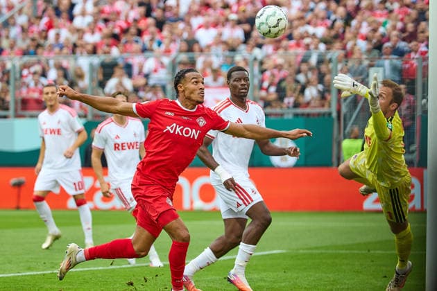 David Abrangao (FC Wuerzburger Kickers, 03) erzielt gegen Marvin Schwaebe (1. FC Koeln, 01) den Treffer, Kopfballtor zu 1:0 Fuehrung der FC Wuerzburger Kickers GER, Wuerzburger Kickers vs. 1. FC Koeln, Fussball, Herren, DFB-Pokal, 1. Runde, Spielzeit 2026 2027, 24.08.2026 DFL, DFB regulations prohibit any use of photographs as image sequences and or quasi-video GER, Wuerzburger Kickers vs. 1. FC Koeln, Fussball, Herren, DFB-Pokal, 1. Runde, Spielzeit 2026 2027, 24.08.2026 Wuerzburg *** David Abrangao (FC Würzburger Kickers), scored in the 3rd minute against Marvin Schwaebe (1. FC Köln), 01, the goal—a header—giving FC Würzburger Kickers a 1–0 lead, GER, Würzburger Kickers vs. 1. FC Köln, soccer, men’s, DFB Cup, 1st Round, 2026–2027 season, August 24, 2026 DFL, DFB regulations prohibit any use of photographs as image sequences and or quasi-video GER, Würzburger Kickers vs. 1. FC Köln, Soccer, Men’s, DFB Cup, 1st Round, 2026–2027 season, August 24, 2026, Würzburg Copyright: xEibner-Pressefotox EP_ODS