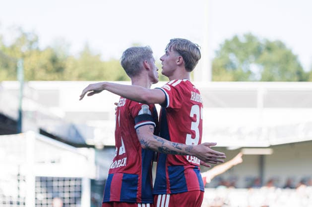 (L-R) Albert Groenbaek (Hamburger SV, 11), Louis Lemke (Hamburger SV, 37) jubeln ueber das Tor zum 0:1 durch Albert Groenbaek (Hamburger SV, 11) GER, SC Verl vs. Hamburger SV, Fussball, DFB-Pokal, 1. Runde, Spielzeit 2026 2027, 24.08.2026 DFL Regulations prohibit any use of photographers as image sequences and or quasi-video. GER, SC Verl vs. Hamburger SV, Fussball, DFB-Pokal, 1. Runde, Spielzeit 2026 2027, 24.08.2026 Verl *** L R Albert Groenbaek, Hamburger SV, 11, Louis Lemke (Hamburger SV, 37) celebrates the 0–1 goal scored by Albert Groenbaek (Hamburger SV, 11). GER, SC Verl vs. Hamburger SV, Soccer, DFB Cup, 1st Round, 2026–2027 season, August 24, 2026 DFL regulations prohibit any use of photographs as image sequences and or quasi-video GER, SC Verl vs. Hamburger SV, soccer, DFB Cup, 1st round, 2026–2027 season, August 24, 2026 Verl Copyright: xEibner-Pressefoto JanxRollingerx EP_JSK