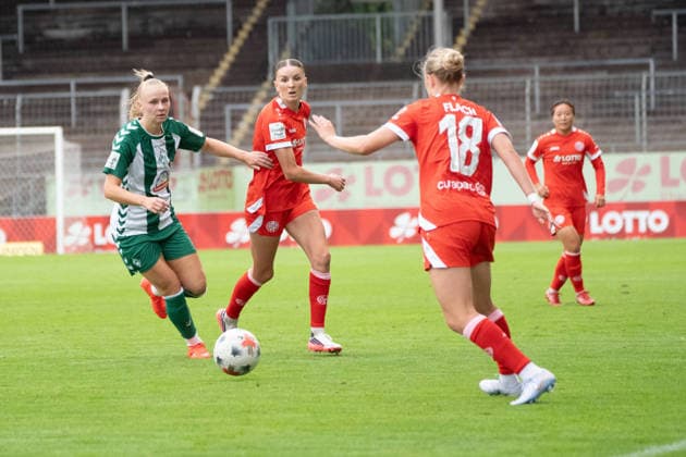 24.08.2026, xhfmx, Fussball Google Pixel Frauen Bundesliga, 1. FSV Mainz 05 - SV Werder Bremen v.l. Isabella Jaron (Werder Bremen, 11), Gentiana Fetaj (1. FSV Mainz 05, 7), Paula Flach (1. FSV Mainz 05, 18) Mainz *** August 24, 2026, xhfmx, Soccer Google Pixel Women s Bundesliga, 1 FSV Mainz 05 vs. SV Werder Bremen, Isabella Jaron (Werder Bremen), 11, Gentiana Fetaj (1 FSV Mainz 05), 7, Paula Flach 1 FSV Mainz 05, 18 Mainz