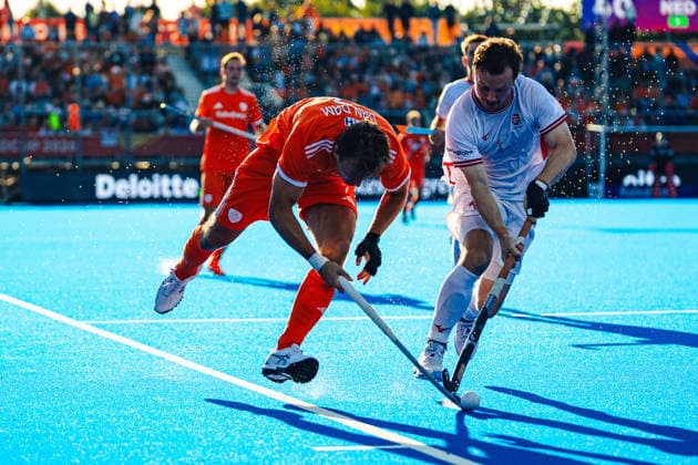 FIH Hockey World Cup: Netherlands v England AMSTELVEEN, NL - AUGUST 24: Thijs van Dam of Netherlands and James Albery of England during the FIH Hockey World Cup match between Netherlands and England at Wagener Stadion on August 24, 2026 in Amstelveen, Netherlands. Amstelveen Wagener Stadion Netherlands Content not available for redistribution in The Netherlands directly or indirectly through any third parties. Copyright: xMarcelxvanxPlateringenx