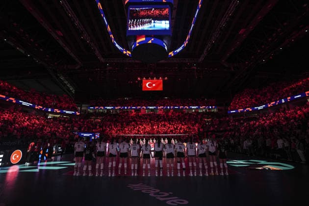 Turkiye v Hungary - CEV EuroVolley 2026 ISTANBUL, TURKIYE - AUGUST 24: Players line up ahead of the CEV EuroVolley 2026 Women Group A match between Turkiye and Hungary at Sinan Erdem Sports Hall, on August 24, 2026 in Istanbul, Turkiye. Agit Erdi Ulukaya Anadolu Istanbul Turkey. Editorial use only. Please get in touch for any other usage.  Copyright: x2026xAnadoluxAgitxErdixUlukayax