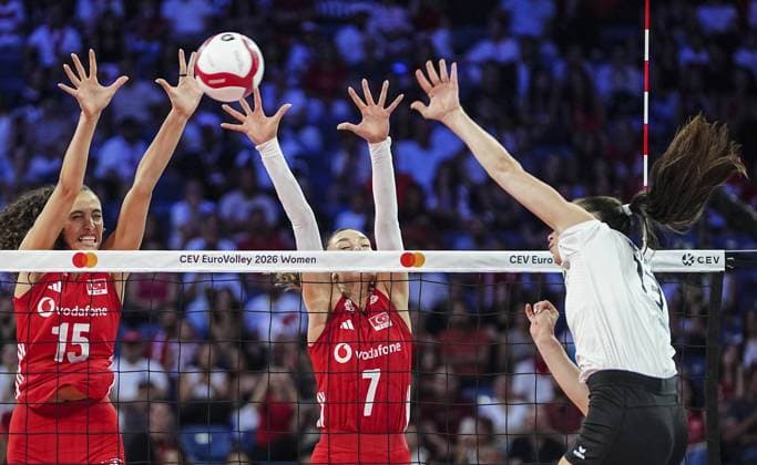 Turkiye v Hungary - CEV EuroVolley 2026 ISTANBUL, TURKIYE - AUGUST 24: Hande Baladin (7) of Turkiye in action against Anett Nemeth (13) of Hungary during the CEV EuroVolley 2026 Women Group A match between Turkiye and Hungary at Sinan Erdem Sports Hall, on August 24, 2026 in Istanbul, Turkiye. Agit Erdi Ulukaya Anadolu Istanbul Turkey. Editorial use only. Please get in touch for any other usage.  Copyright: x2026xAnadoluxAgitxErdixUlukayax