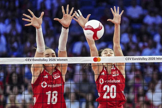 Turkiye v Hungary - CEV EuroVolley 2026 ISTANBUL, TURKIYE - AUGUST 24: Zehra Gunes (18) and Yaprak Erkek (20) of Turkiye in action during the CEV EuroVolley 2026 Women Group A match between Turkiye and Hungary at Sinan Erdem Sports Hall, on August 24, 2026 in Istanbul, Turkiye. Agit Erdi Ulukaya Anadolu Istanbul Turkey. Editorial use only. Please get in touch for any other usage.  Copyright: x2026xAnadoluxAgitxErdixUlukayax