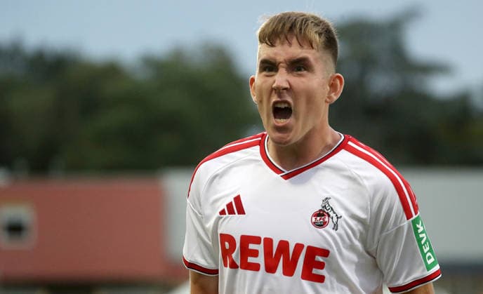 24.08.2026, xfsx, Herren, Fussball, Saison 2026 2027, DFB-Pokal, 1. Hauptrunde: FC Wuerzburger Kickers - 1. FC Koeln v.li.: Isak Johannesson (1. FC Koeln) mit Torjubel, celebrate the goal, goal celebration, Jubel ueber das Tor zum 1:2, Einzelbild Wuerzburg AKON ARENA Bayern Deutschland *** August 24, 2026, xfsx, Men s, Soccer, 2026–2027 Season, DFB Cup, 1st Round: FC Würzburger Kickers 1–2 FC Köln; Isak Johannesson (left) of FC Köln celebrating the goal, goal celebration, cheering after the goal that made it 1–2, single frame, Würzburg AKON ARENA, Bavaria, Germany
