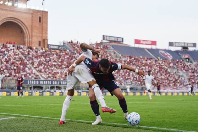 Bologna™s Riccardo Orsolini fights for the ball with Lazio™s Romano Floriani Mussolini during the Serie A soccer match between Bologna and Lazio at the Renato Dall™Ara Stadium in Bologna, north Italy - Monday, August 24, 2026 -  Copyright: xMassimoxPaolone LaPressex